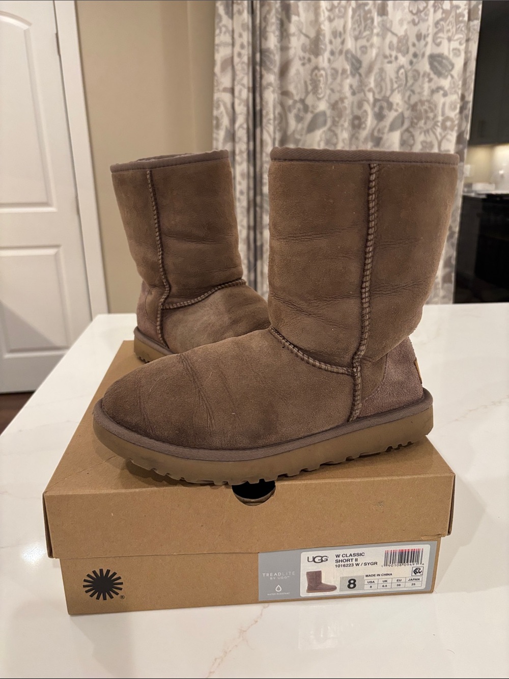 UGG Women's Classic Short II Boots - Chestnut Brown